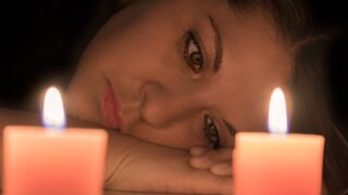 元彼に彼女ができた時のモヤモヤ解消術7選|嫉妬から自分を救うコツ