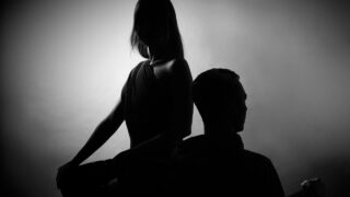 好き避け後悔はマジ惚れのサイン？男女別の見抜き方